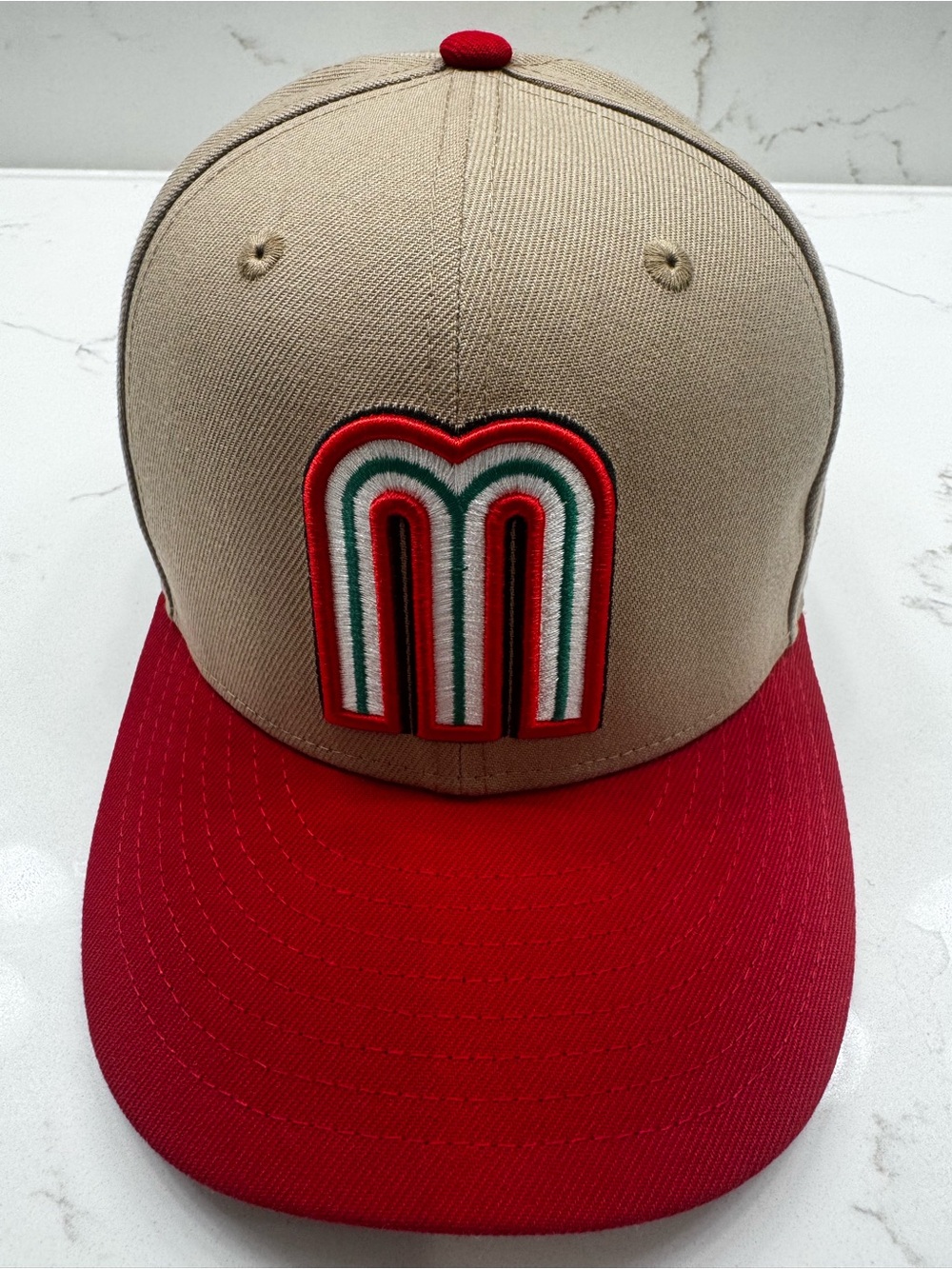 New Era 59FIFTY Tan and Black Fitted Cap (6 7/8)